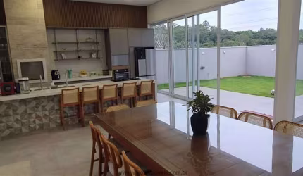 Casa com 3 dormitórios à venda, 300 m² por R$ 2.890.000,00 - Condomínio Bella Vittá - Jundiaí/SP