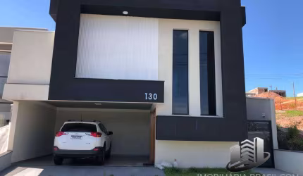 Casa com Móveis Planejados no Condomínio Malibu