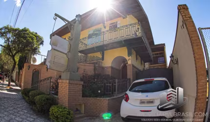 Linda casa à venda no centro de Caçapava SP (Residencial ou Comercial)