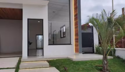 Casa com Lindo Acabamento - Condomínio Malibu