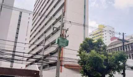 Apartamento para venda possui 35 metros quadrados com 1 quarto em Espinheiro - Recife - PE