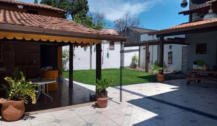 Nova Cidade- Casa Duplex- 04 Qt,s- 200 m² - R$550.000,00- Ac. Caixa-