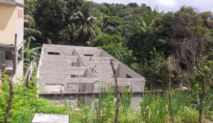D16-Engenho Pequeno-São Gonçalo-Terreno 360m² - Casa Inacabada, bem estruturada, Condomínio fechado