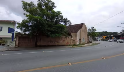 CASA no SAGUAÇÚ com 4 quartos para VENDA, 646 m²