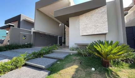 Belíssima casa de alto padrão no condomínio residencial Shalom