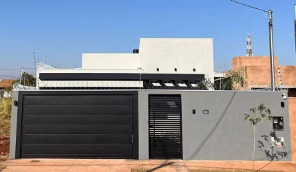Casa 3 Quartos sendo uma Suíte e área Gourmet