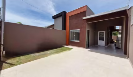 Casa com 2 Quartos, Sendo 1 Suíte, Área Gourmet e Amplo Terreno no Bairro Nova Lima