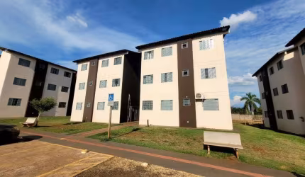 Apartamento no Bairro Centenário