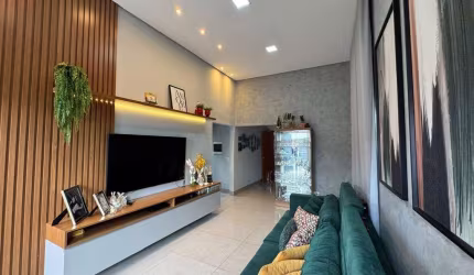 LINDA CASA NO JARDIM SÃO LOURENÇO