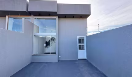 Casa nova com acabamentos diferenciados no Figueiras do Parque.