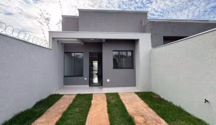 Casa com suíte, gourmet e quintal no Figueiras do Parque.