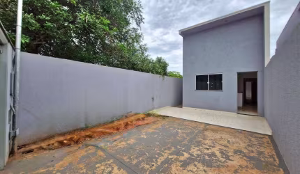 Casa com 2 quartos no Jardim das Cerejeiras.