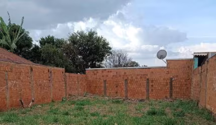Terreno 10x25 no asfalto - Oportunidade