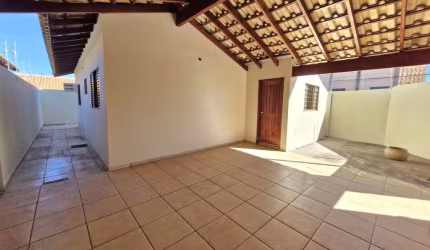 Casa à venda no Jardim Monte Líbano – Excelente localização