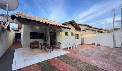 Casa com 02 suíte e 01 qt no Panamá.