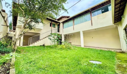 Casa em lote 360 mts² Bairro Cabral