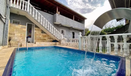 Casa de 5 quartos no Bairro Santa Maria