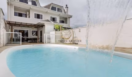 Sobrado com 4 dormitórios à venda, 213 m² por R$ 1.850.000,00 - Mossunguê - Curitiba/PR