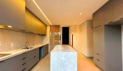 Piscina com Deck Molhado