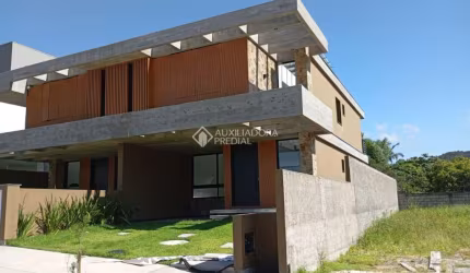 Casa com 3 quartos à venda na Rodovia Doutor Antônio Luiz Moura Gonzaga, 3341, Rio Tavares, Florianópolis, 208 m2 por R$ 2.160.000