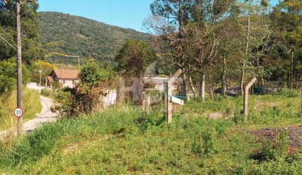 Terreno à venda na Servidão Amantino Cameu, 100, Rio Tavares, Florianópolis, 2470 m2 por R$ 1.400.000