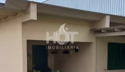 Casa com 4 quartos à venda na Avenida Governador Jorge Lacerda, 2914, Costeira do Pirajubaé, Florianópolis, 150 m2 por R$ 700.000