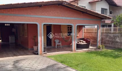 Casa com 4 quartos à venda na DO PINGUIM, 82, Campeche, Florianópolis, 150 m2 por R$ 1.700.000