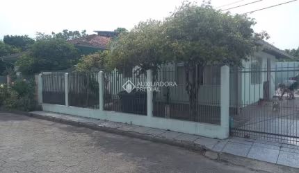 Casa com 1 quarto à venda na Arlindo Inácio Bittencourt, 7, Carianos, Florianópolis, 60 m2 por R$ 636.000