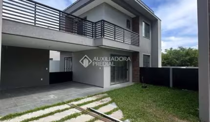 Casa em condomínio fechado com 3 quartos à venda na Servidão Dona Vitorina Lopes, 1000, Campeche, Florianópolis, 94 m2 por R$ 800.000