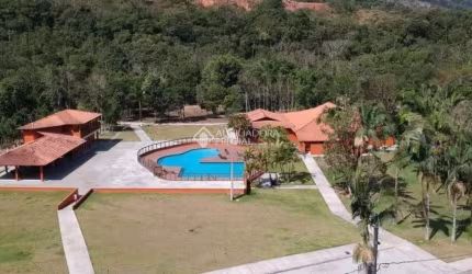 Terreno em condomínio fechado à venda na 4 de Dezembro, 2, Louro, Antônio Carlos, 422 m2 por R$ 199.000