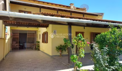 Casa com 5 quartos à venda na Renato Ramos Da Silva, 232, Centro, Penha, 175 m2 por R$ 890.000