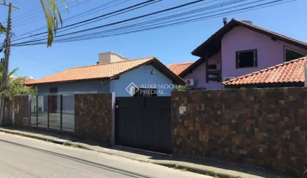 Casa com 4 quartos à venda na Rua José Elias Lopes, 77, Campeche, Florianópolis, 106 m2 por R$ 1.325.000