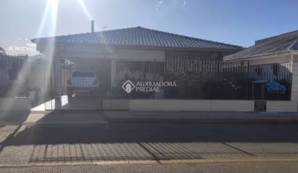 Casa com 2 quartos à venda na Rua Roberto Borba, 795, Ipiranga, São José, 187 m2 por R$ 1.100.000