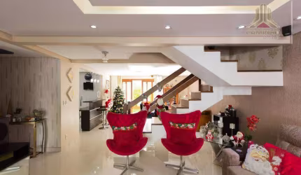 Vendo casa, estilo sobrado, quatro dormitórios, duas vagas, imedições UFRGS da Agronomia em Porto Alegre RS