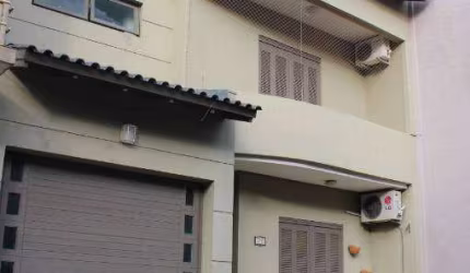 Vendo casa, estilo sobrado, no Ecoville em Porto Alegre