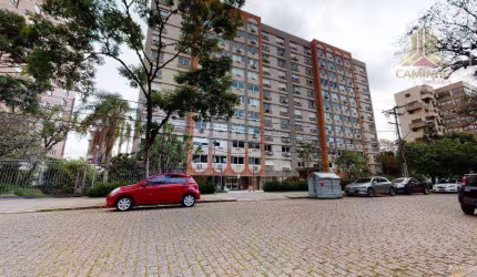 Vendo apartamento no Bairro Higienópolis em Porto Alegre, em frente a Superintendência do Banco do Brasil