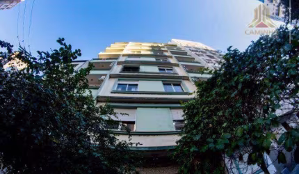 Vendo apartamento de três dormitórios, em andar alto, na Rua Demétrio Ribeiro, Centro de Porto Alegre RS