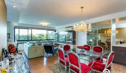 Vendo apartamento de três suítes e duas vagas de garagem, imediações do Shopping Iguatemi em Porto Alegre