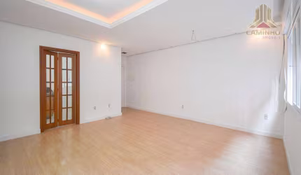 Vendo apartamento de três dormitórios, próximo ao Beira Rio, Bairro Menino Deus em Porto Alegre