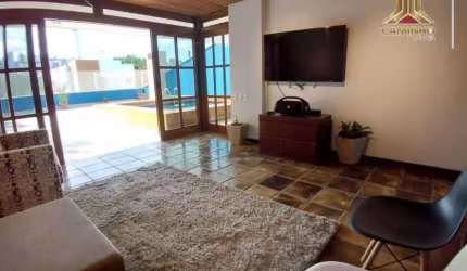 Vendo cobertura duplex de seis dormitórios e cinco vagas de garagem, bairro Santa Cecília em Porto Alegre