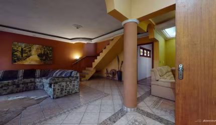 Vendo casa com cinco dormitórios, confortável, em Canoas RS