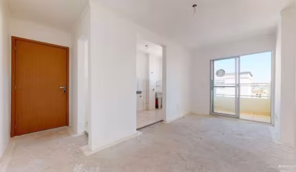 Vendo apartamento de último andar, um dormitório com sacada, churrasqueira, garagem, elevador, infra