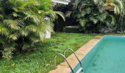 Vendo casa na Rua Dr. Benjamin Camozato, zona sul de Porto Alegre