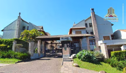 Vendo casa estilo sobrado em condomínio horizontal no bairro Cristal em Porto Alegre