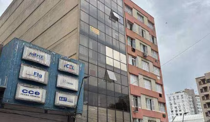Vendo sala comercial no Centro de Porto Alegre, andar alto, vista.