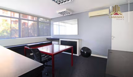 Vendo sala comercial de 84,00 m² de área privativa, na confluência dos bairros Azenha e Menino Deus em Porto Alegre