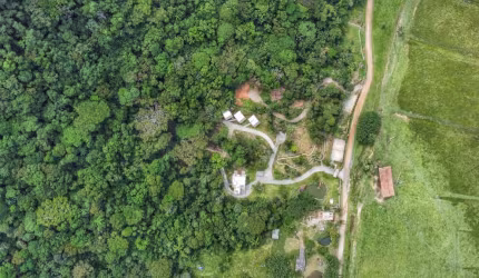 Terreno à venda no Pântano do Sul, Florianópolis  por R$ 8.000.000