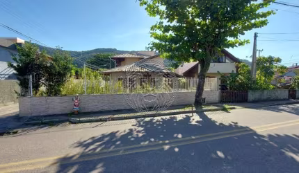 Casa com 4 quartos à venda no Armação do Pântano do Sul, Florianópolis , 200 m2 por R$ 2.100.000