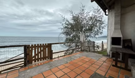 Casa com 2 quartos à venda no Campeche, Florianópolis  por R$ 2.300.000