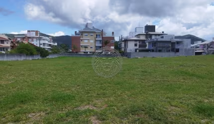 Terreno à venda no Pântano do Sul, Florianópolis  por R$ 1.700.000
